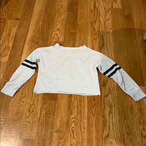 Light gray long sleeve crop top